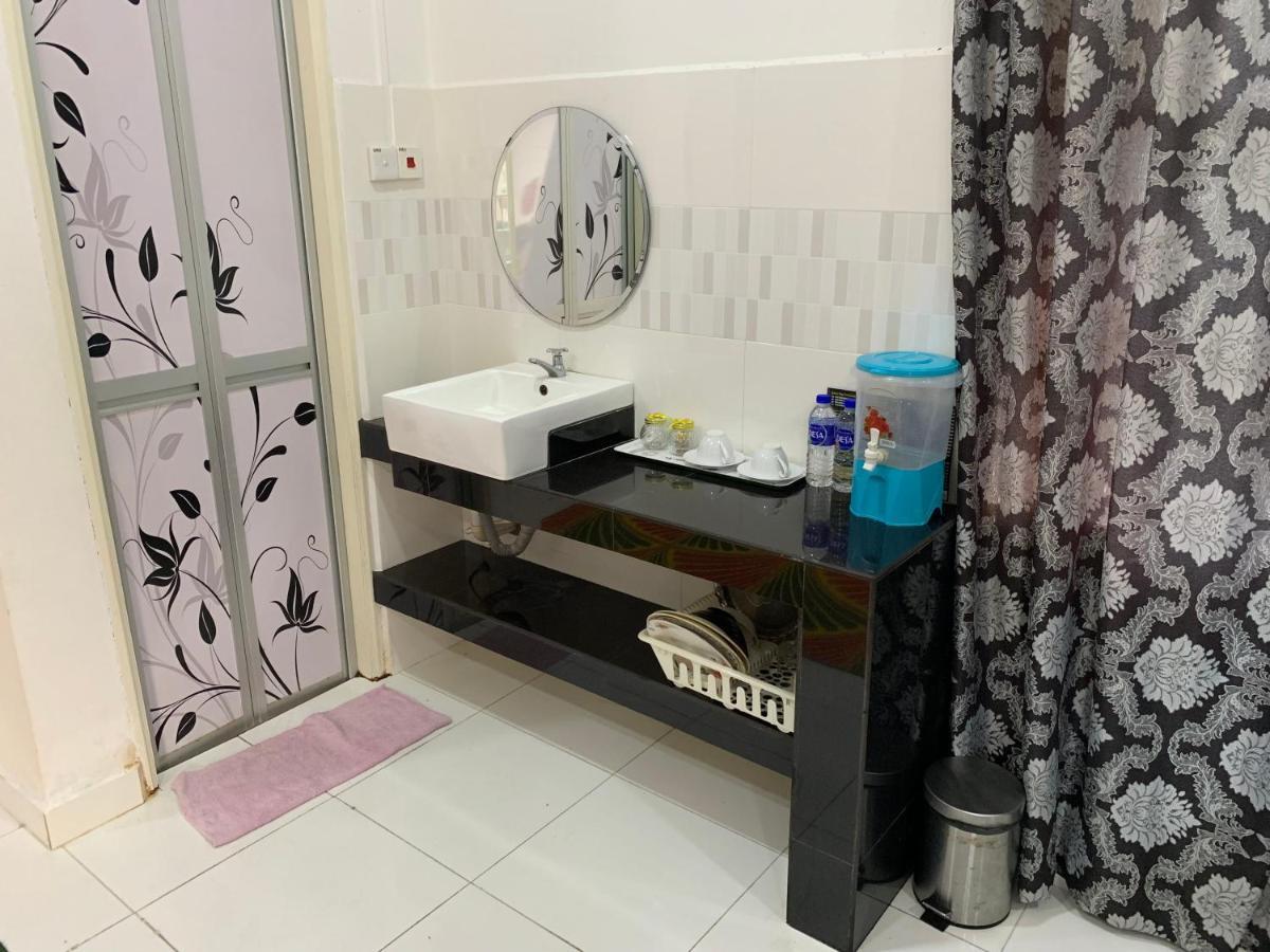 Wan Danisha Villa Inn Kota Bharu Exteriör bild